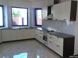 Кухня кутова в котеджному містечкі