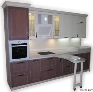 Кухня з дерев'яними ясеневими тонованими фасадами з патиною