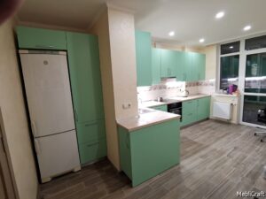 Кухня в ніжно-зеленому кольорі