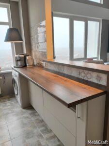 Фрагмент кухні з фасадами з Acrylux Niemann світло-сірий кашемір матовий